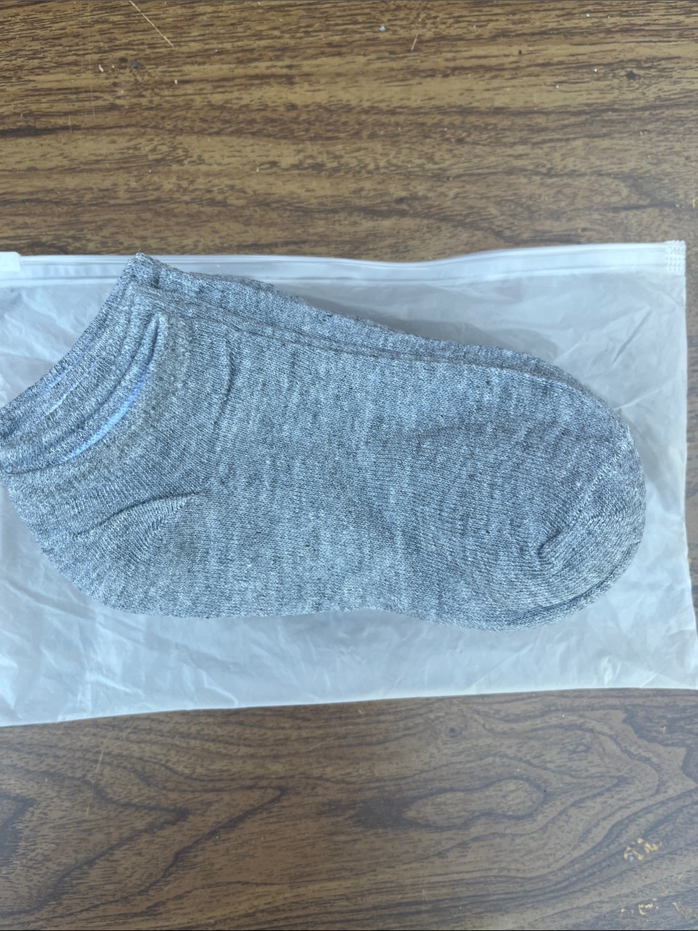 (20) Low-Cut Gray No-Show Sock